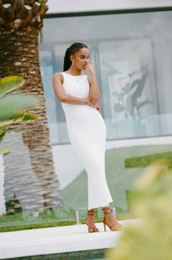 Backless Bruna Dress -Sabo Shop 0cfffeb8 c00e 4931 8b3d 81176a71331a