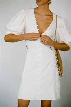 Louel Button Dress 12 Louel Button Dress -Sabo Shop 0f3dbf2b 61ed 4aaf b3f2 1d2ddb0e1305