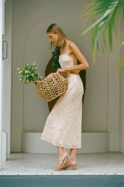 Aviera Midi Dress -Sabo Shop 2ea746c2 47a2 4909 b690 7290882d7b21