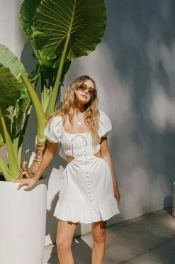 SAMPLE-Omara Cutout Dress -Sabo Shop 3114190f 5f0e 4215 9f13 30f4b13e51e7 82672a24 81bc 4e49 ac92 25837587421e