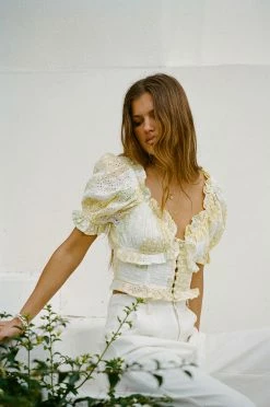 SAMPLE-Amarelo Shirred Top