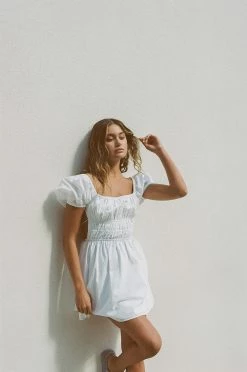 Yasmin Dress - White -Sabo Shop 433b63c1 9fc9 4107 8ec7 eaaf2b079c57