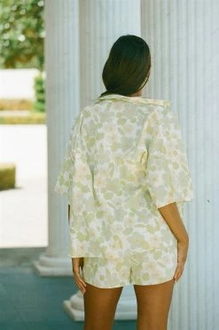 Thessy Shorts - Floral -Sabo Shop 4d2a09e8 6fbe 4f3e b1a0 0d248220e896