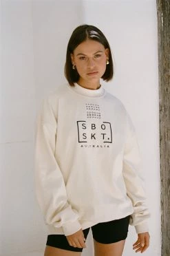 SAMPLE-Raffy Sweater 12 SAMPLE-Raffy Sweater -Sabo Shop 533e1636 8e3b 4f6e 8eb4 a7d1e506958c 9beb5561 76bb 4d8f 8932 0d1e0d3988ad