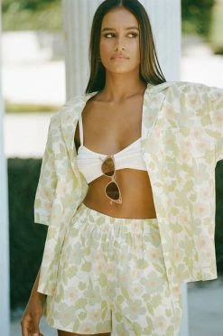 Thessy Shorts - Floral -Sabo Shop 57d8f927 fe01 4ab0 8571 09f184d6a62b