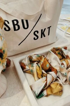 Capri Scarf -Sabo Shop 5ebe6f99 fd06 4113 a7f0 ebf628d154f5