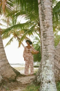 Roza Pants -Sabo Shop 76bc6cbe f71e 4565 80c2 34b092b2408f