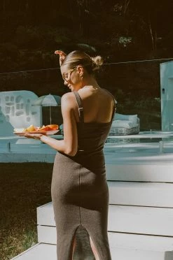 Vallie Midi Dress - Cocoa -Sabo Shop 7bec87f0 5ec0 4c48 a673 b746ef0d3a45