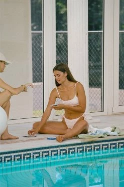 Quay Scoop Bandeau - Pink -Sabo Shop 856ddb2c e2a5 4708 89bd d16556c6e553