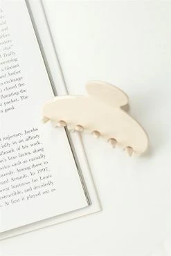 Milque Claw Hair Clip