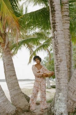 Roza Pants -Sabo Shop 904c94e1 fae0 44f0 bb09 0b881de9b70e