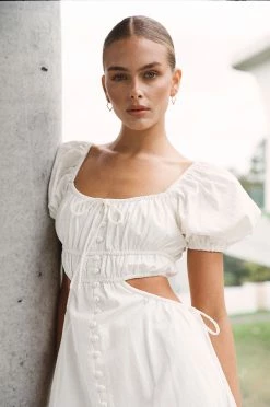 SAMPLE-Omara Cutout Dress -Sabo Shop a966ddfc 4cf1 4b32 809f 691c6e2496e1 1db9532d 47a5 4bd0 a595 b460b4ea0aa0