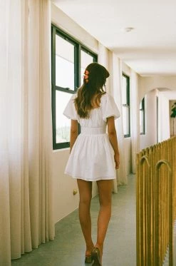 SAMPLE-Nyrobi Dress - White -Sabo Shop ad7853b9 08ea 4ef0 9526 165593180330 ee327e0f f2e0 4a69 a4b8 512b1beabcc4