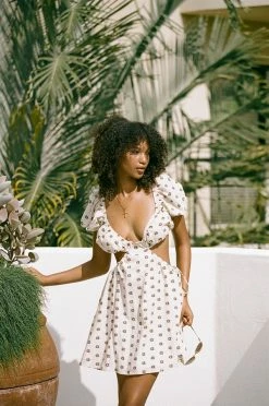 Eilish Dress - Dusty Floral 16 Eilish Dress - Dusty Floral -Sabo Shop b1c15b01 753d 4269 8522 381e5cc02cef