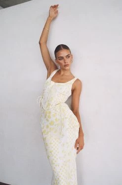 SAMPLE-Joslin Top -Sabo Shop b8e62def be9c 409b 991f 6d0ea40d4a7d 34a536f7 93a6 4282 8c7b 7bf7c28f4dca