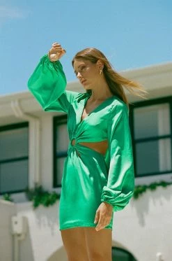 SAMPLE-Verena Dress - Green -Sabo Shop ba22f100 5e5f 4cac b638 3ef91c457b54 eeb525f9 d9e8 4481 97b2 ad14d96d8561