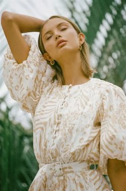 Aura Linen Dress 23 Aura Linen Dress -Sabo Shop d628e8f3 221f 4d84 bc95 5b4f4bc12e25