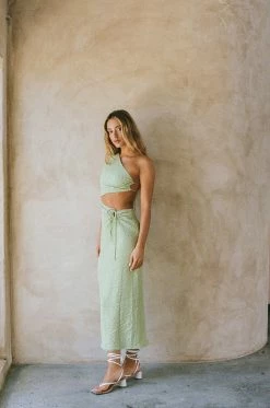 Backless Melika Dress 25 Backless Melika Dress -Sabo Shop f17d8013 1cf9 4e5a 89f7 93a9edf4e120