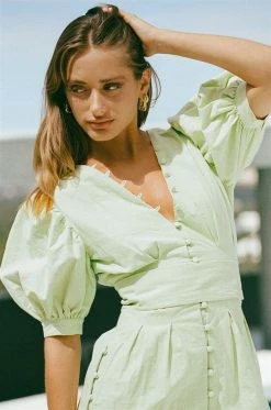 SAMPLE-Kori Dress - Green -Sabo Shop f424ad5d cb9a 41fa 9abb 2d74ae4fdb80 9423805f 4232 42d6 9290 993f70894200