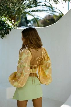 SAMPLE-Jianna Backless Top -Sabo Shop f6a6d44c 0f37 48ce b714 06e88dc684c3 0578a186 91ae 46ea 9ddd 7aed0e07012e